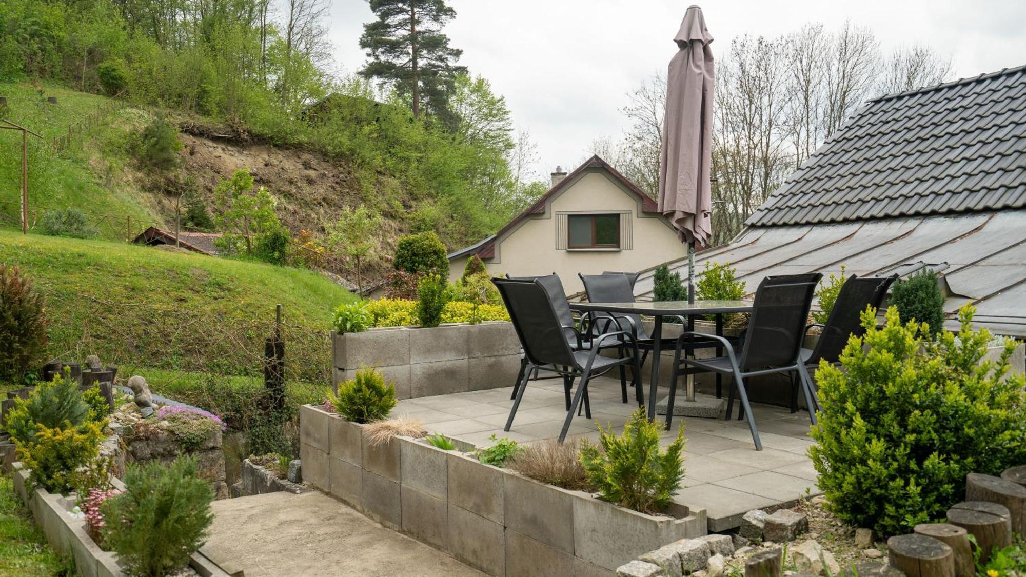 Chalupa Ema Nikol Rovensko pod Troskami Buitenkant foto