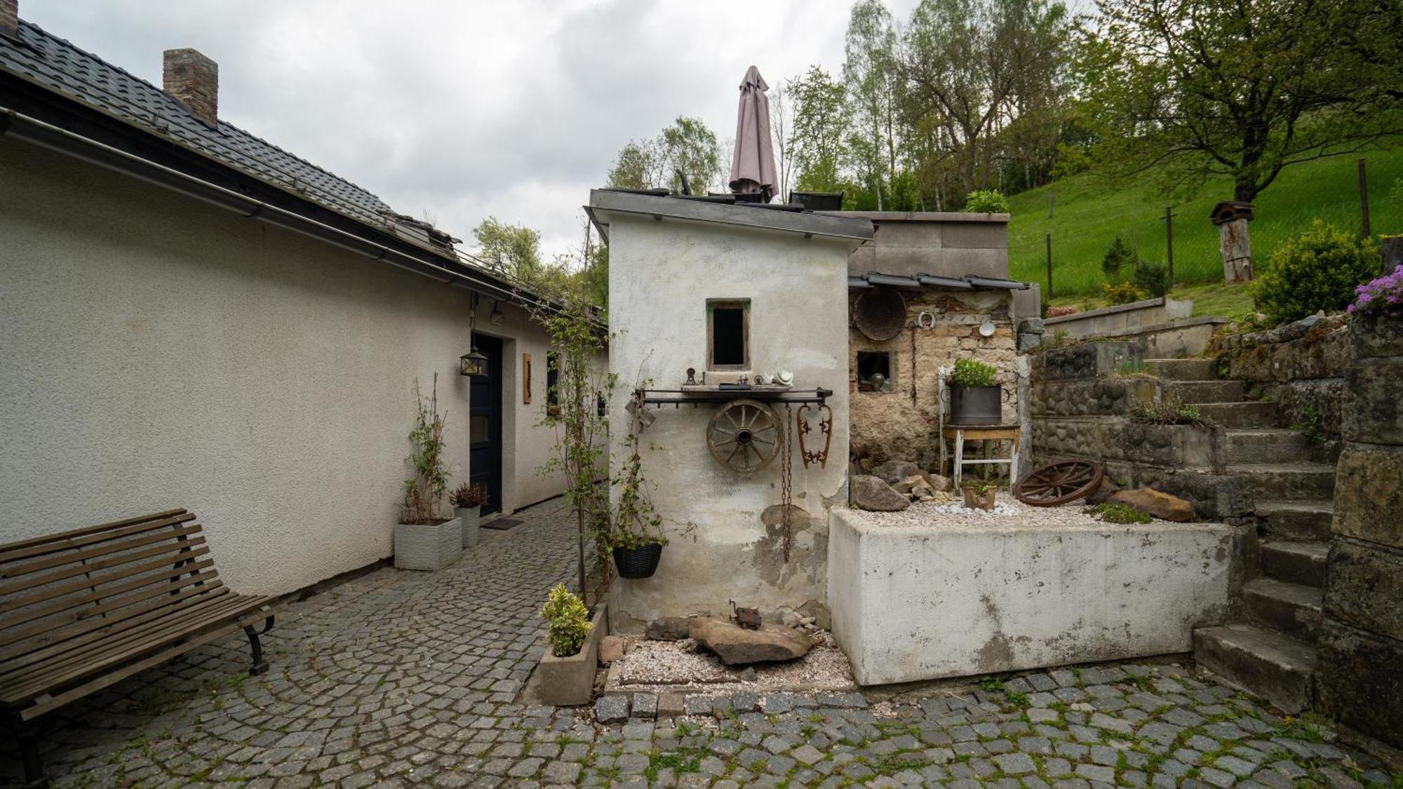 Chalupa Ema Nikol Rovensko pod Troskami Buitenkant foto