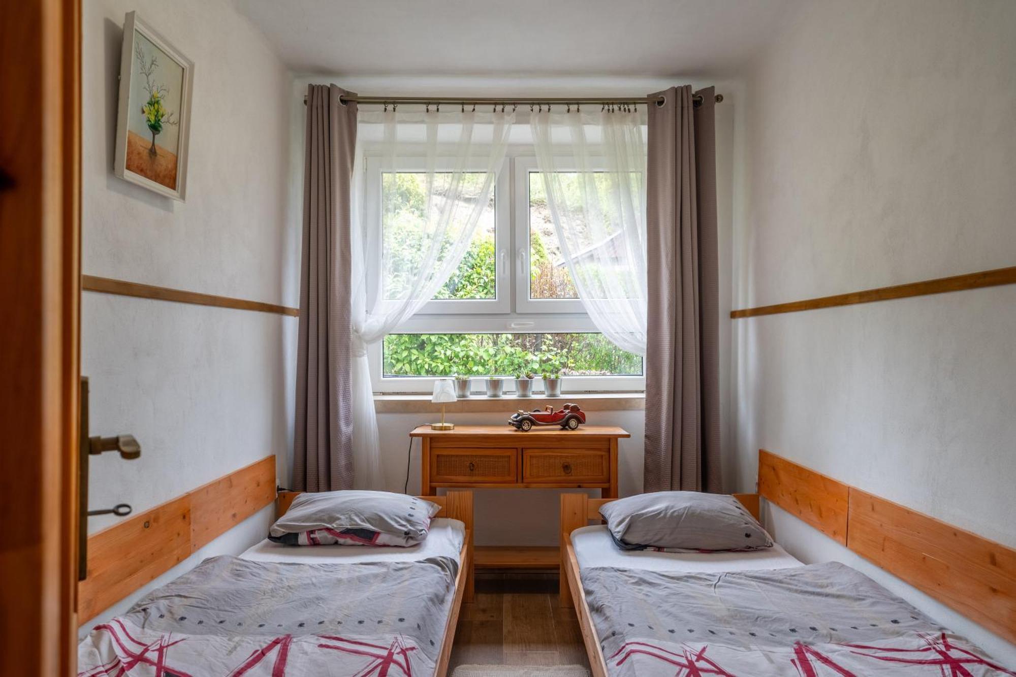 Chalupa Ema Nikol Rovensko pod Troskami Buitenkant foto